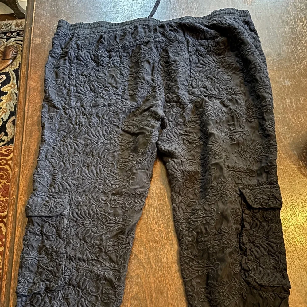 JOHNNY WAS CROPPED EMBROIDERED CARGO JOGGER PANTS - SZ XL - EUC - Picture 3 of 13